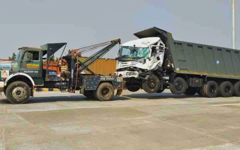 Heavy Vehicle Towing near Gandhinagar, Ahmedabad, Vapi, Mahasana, Mehasana